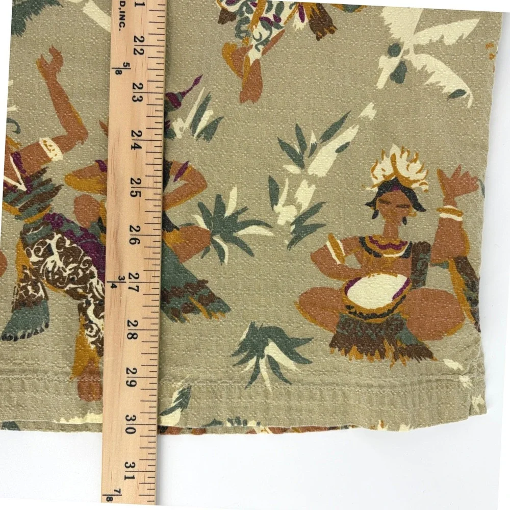 Tommy Bahama channel those